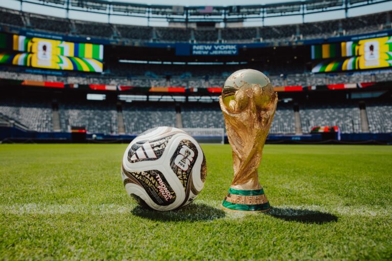 Adidas revela bola das semifinais e da final da Copa do Mundo