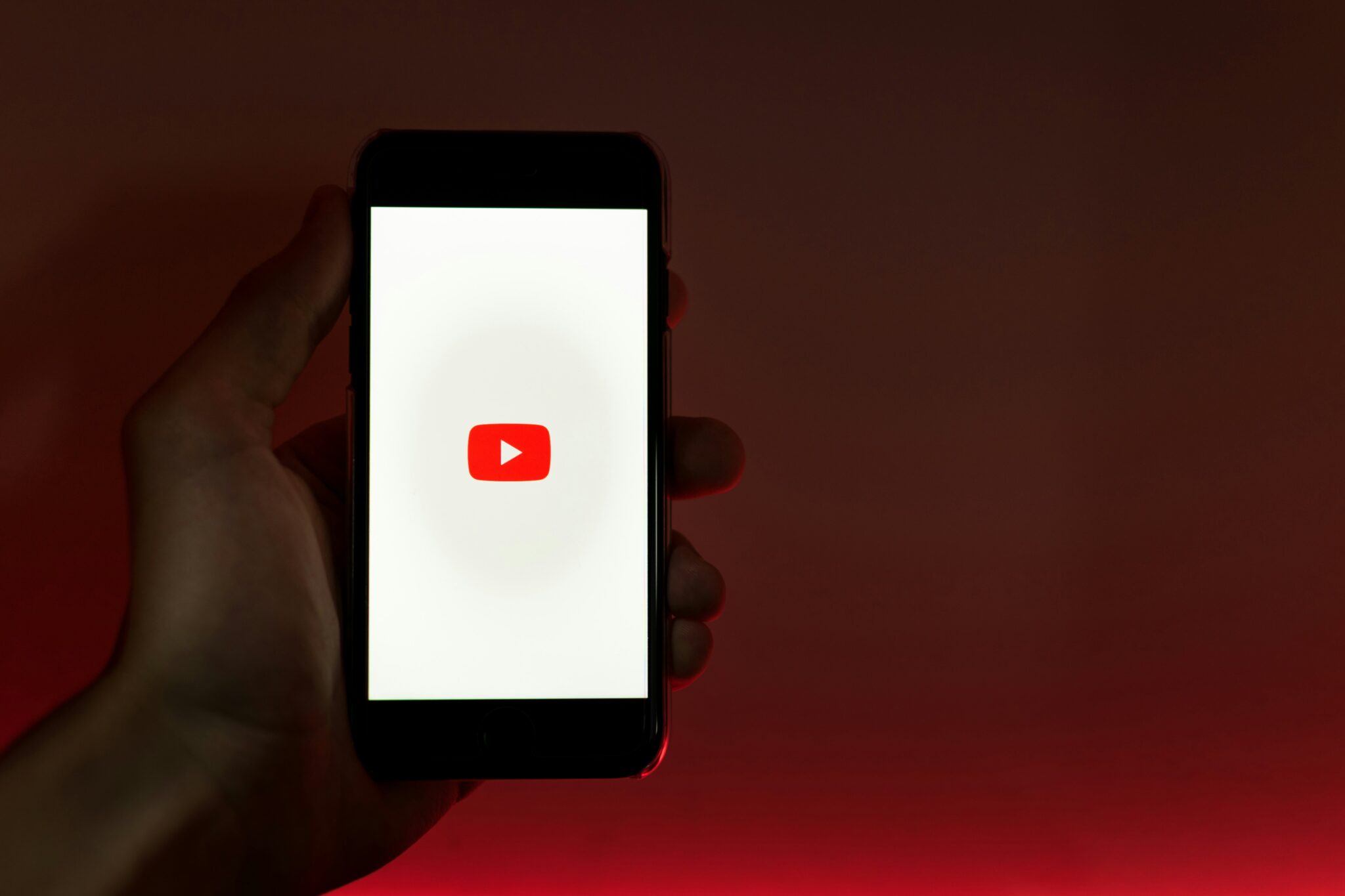 YouTube supera US$ 40 bilhões em publicidade, mas desacelera